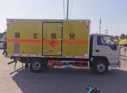 景县爆破器材运输车工人安全操作规范与智能技术保障